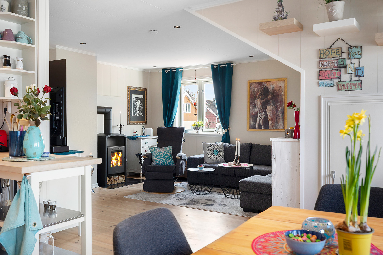 Koselig stue med peiseovn