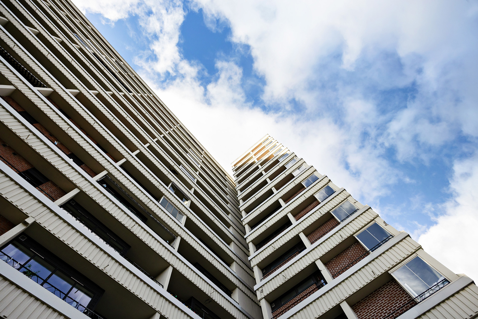 Velkommen til Nåkkves vei 1. Boligen presenteres av OBOS eiendomsmeglere v/ Nils Tore Gjone. Foto: Junaid Hanif. Diakrit