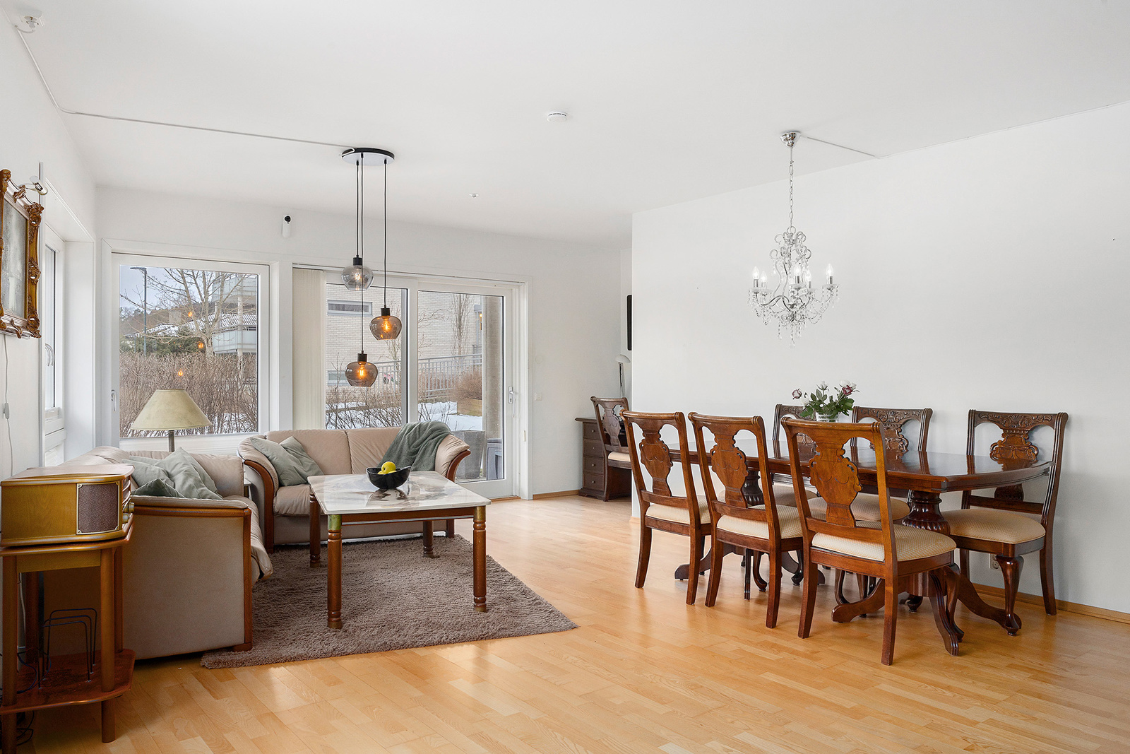 Velkommen til strandliveien 5 - Presentert av Andreas Amundsen.