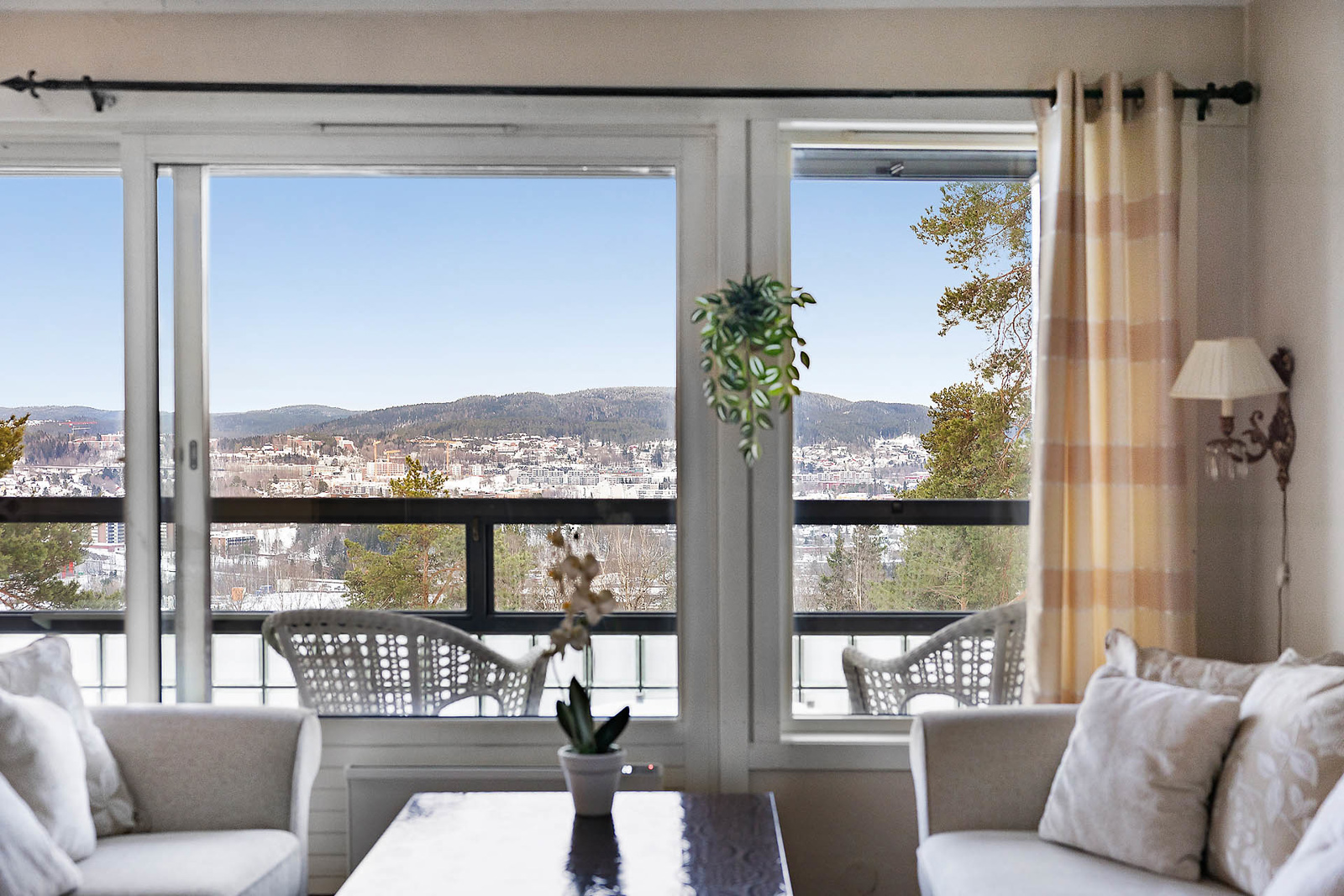 Velkommen til Odvar Solbergs vei 22! Presentert av Mads Wendel Scheie Foto: Nanna Wolden