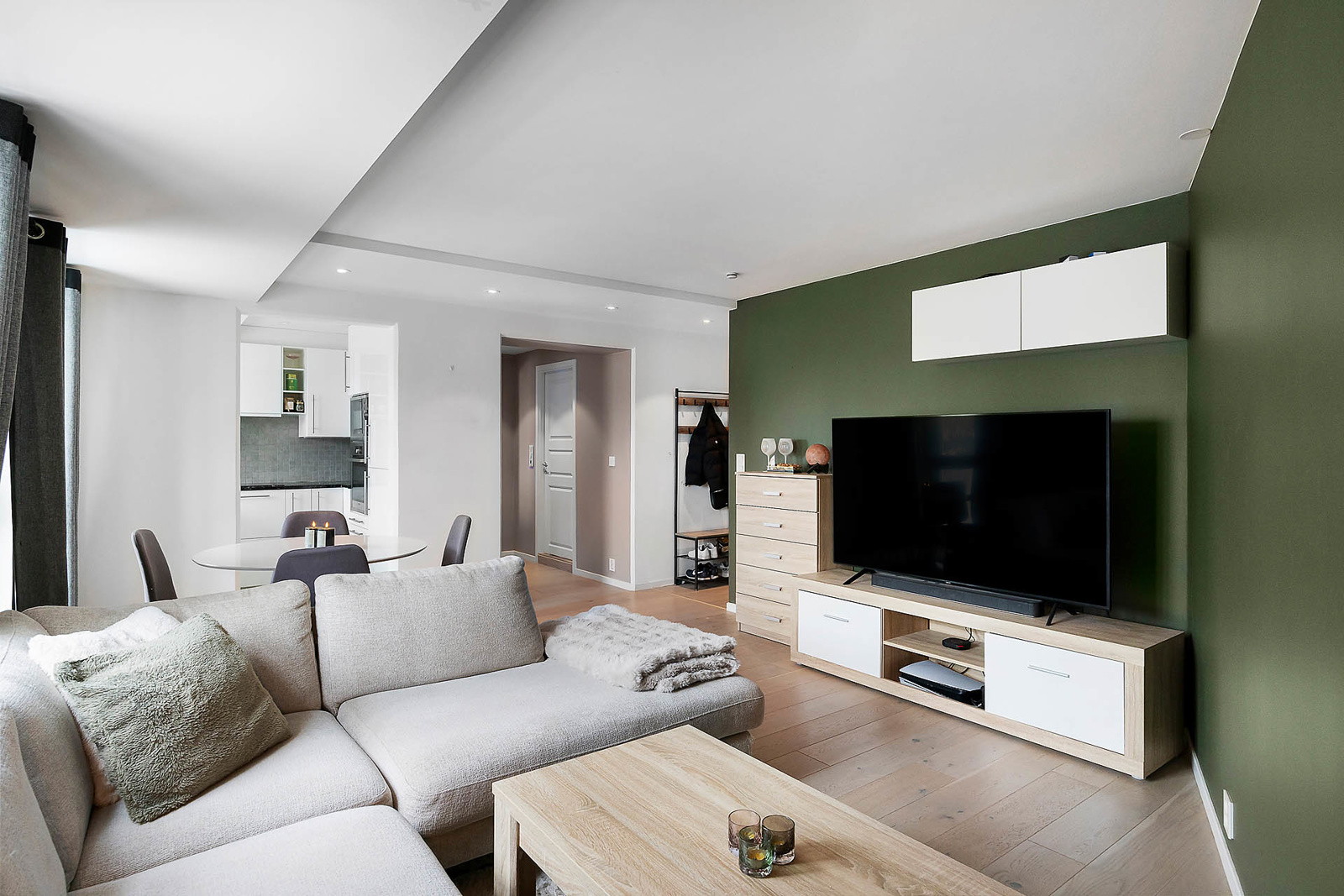 Velkommen til Kantarellen terrasse 18. Vi ses på visning. Foto: Junaid Hanif.