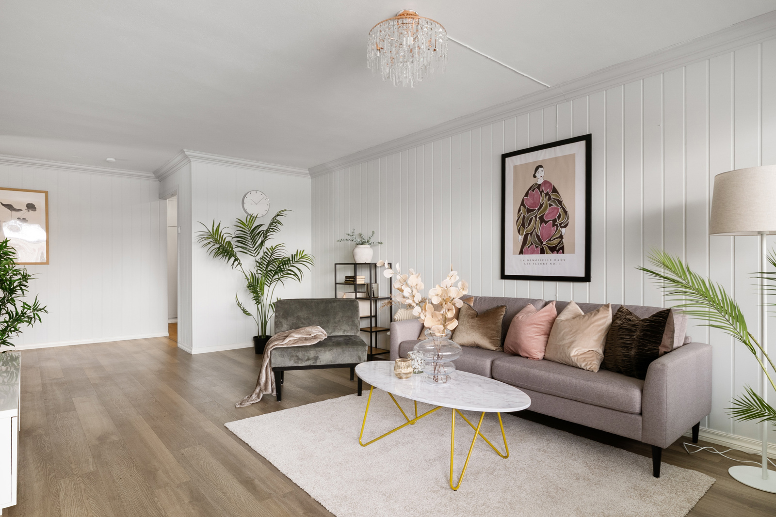 Elisabeth Nilsen v/ OBOS Eiendomsmeglere har gleden av å presentere Lars Hollos gate 8! Foto: SKILDRE v/ Bjørnar Fjeldberg.