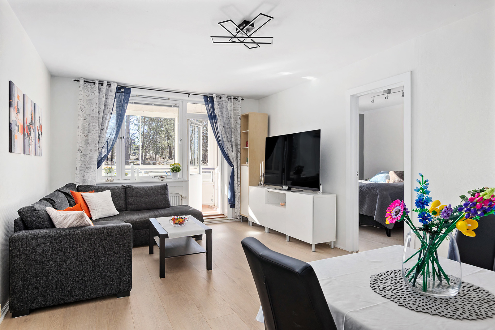 OBOS eiendomsmeglere ved Mads Wendel Scheie har gleden av å presentere Radarveien 41 - Foto: Nanna Wolden