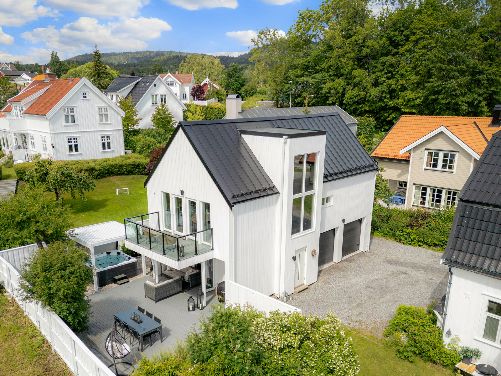 242b Gamle Drammensvei 242B | &Partners