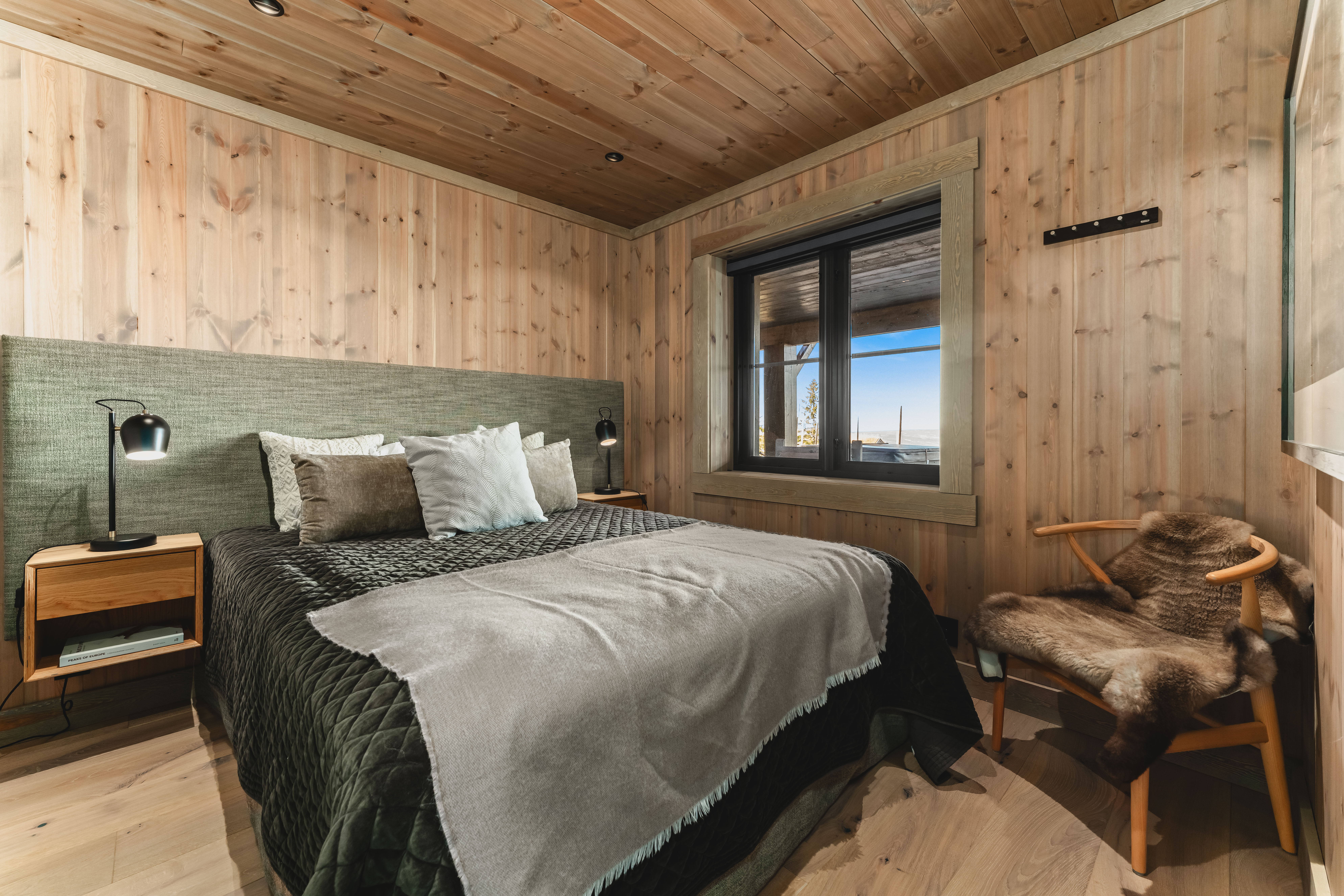 4 lune soverom i underetasjen.