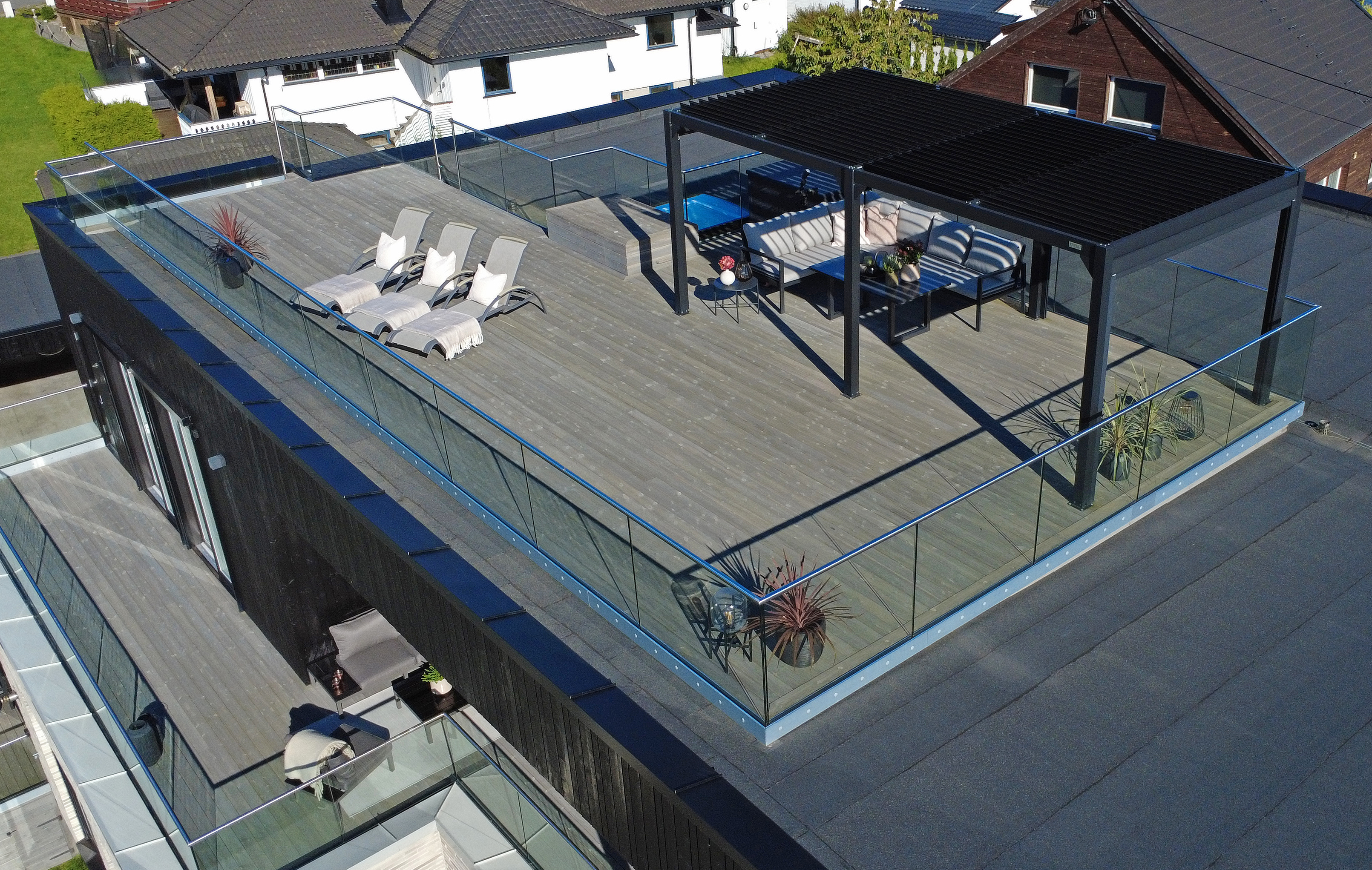 Usjenert takterrasse på 73 kvm.