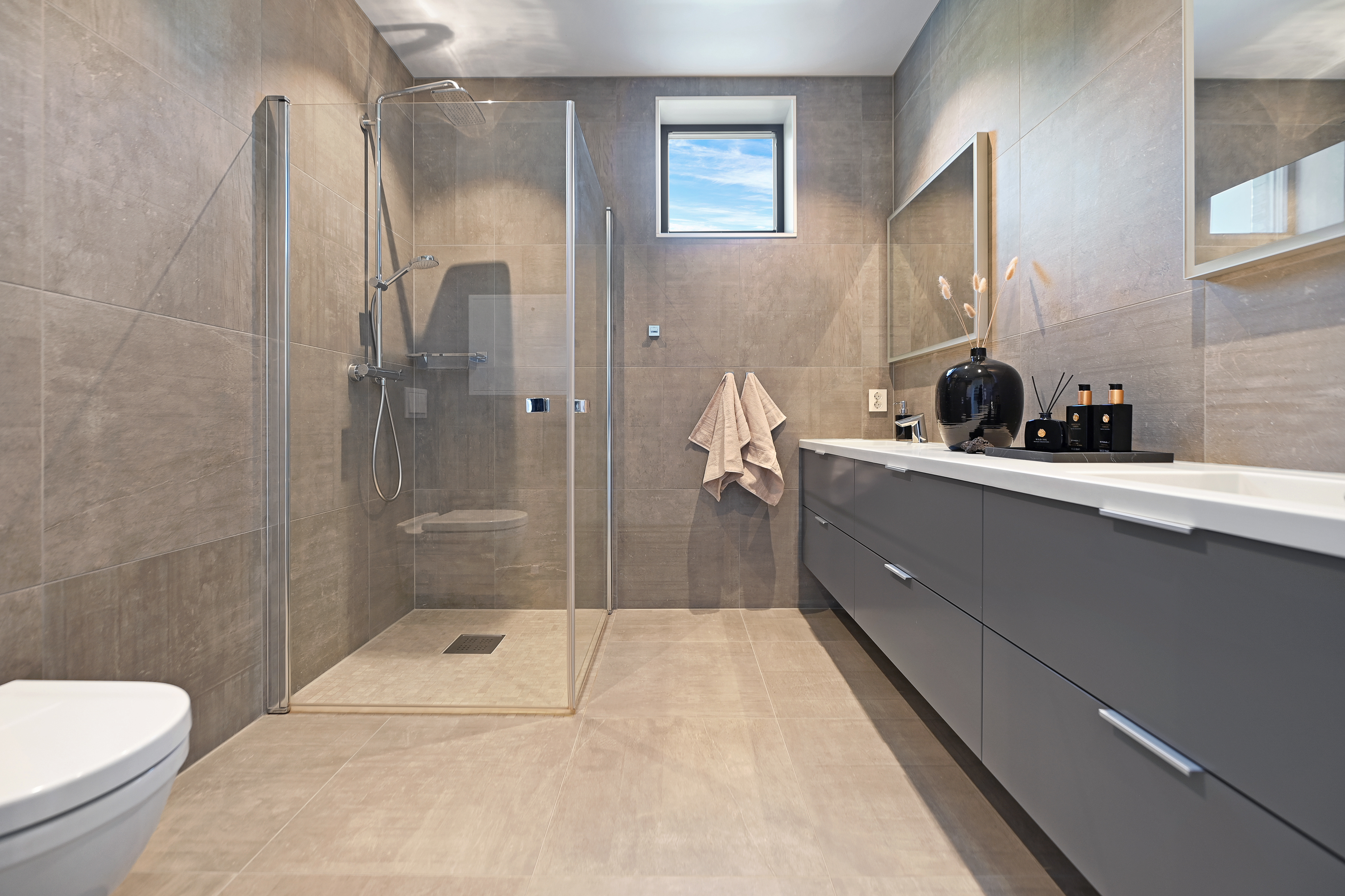 Innredningene på alle baderommene er fra Strai.