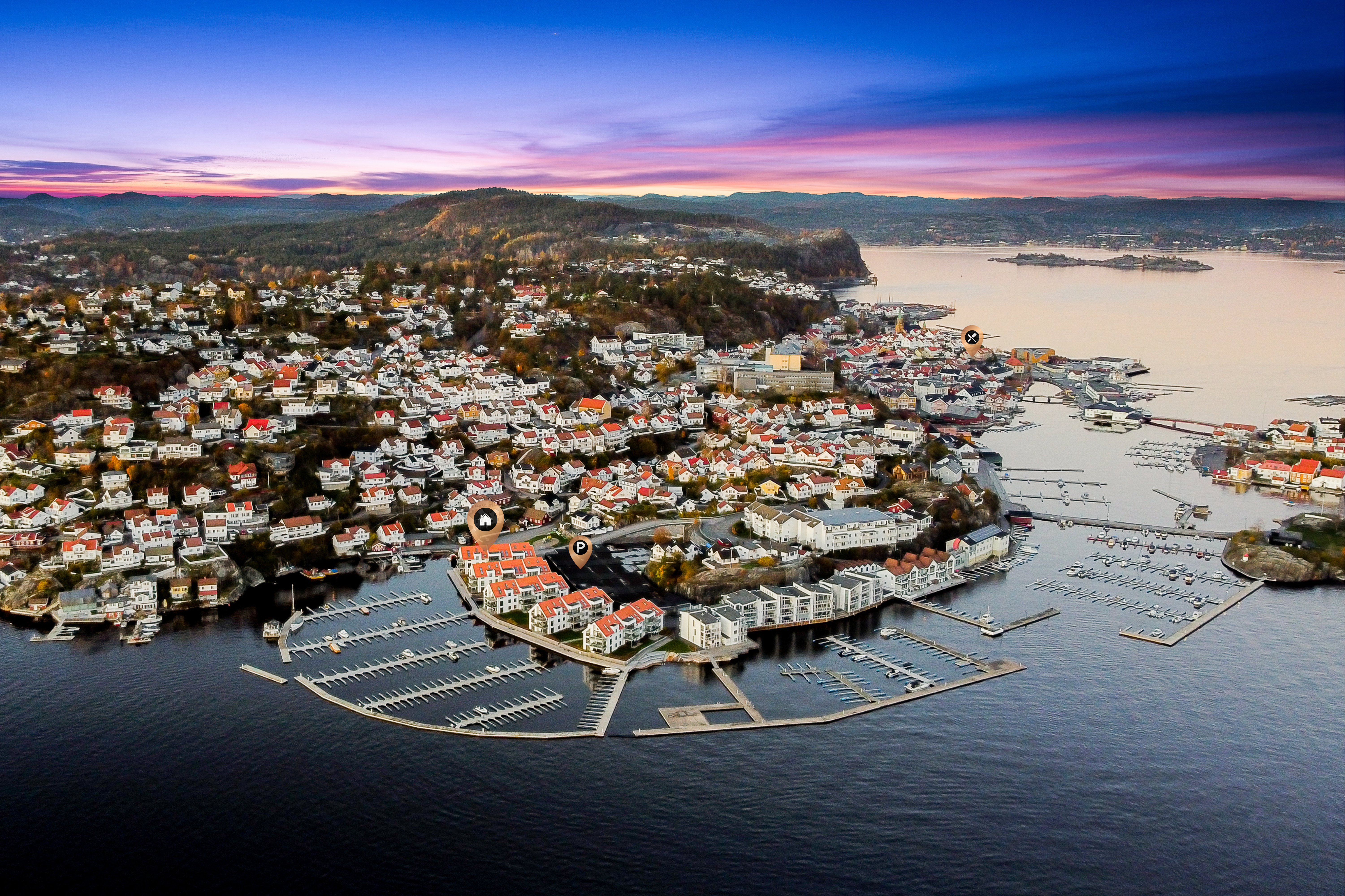 Det er kort avstand til Kragerøs sjarmerende byliv, hvor du finner et rikt utvalg av nisjebutikker, restauranter og kaféer.