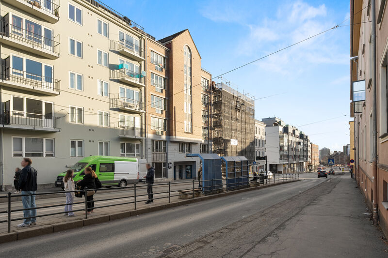 Plasseringen ligger også fint til. Det er veldig lett å komme seg til sentrum, og alt du trenger ligger i umiddelbar nærhet.
